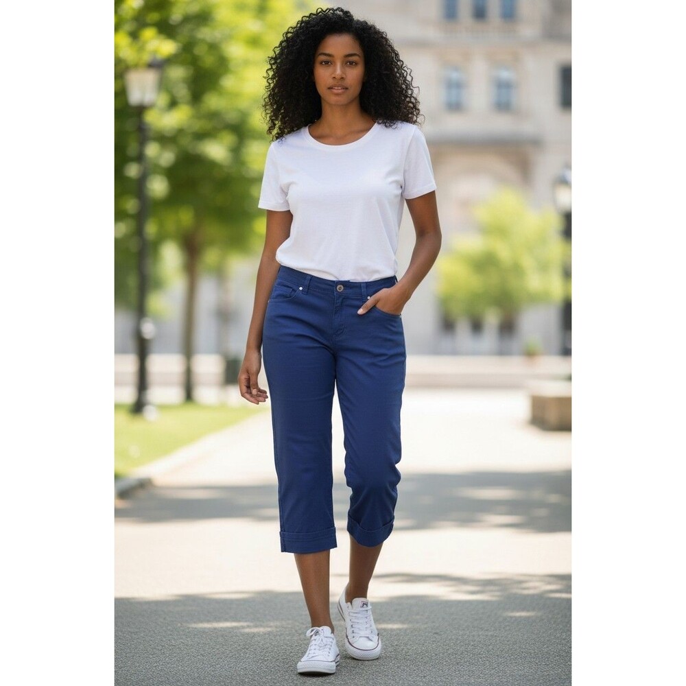 Gloria Vanderbilt Amanda Women's Blue Straight Stretch Denim Capris Size 10.